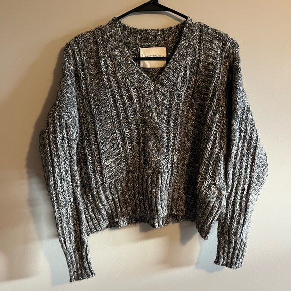 Lucky Brand Sweaters - Lucky Brand charcoal gray v neck crop cable knit sweater size extra small